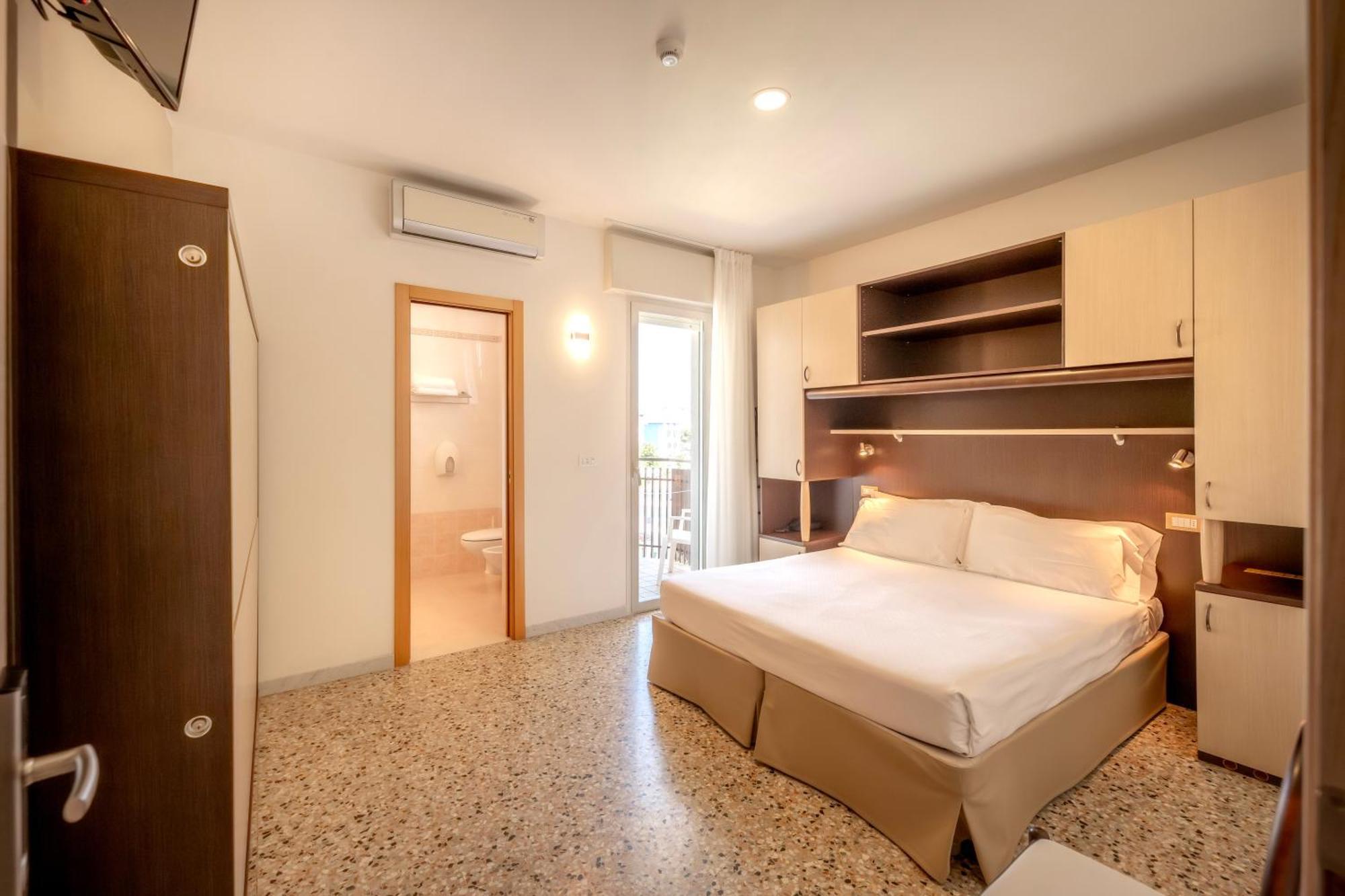 Hotel Atenea Golden Star Caorle Exterior photo